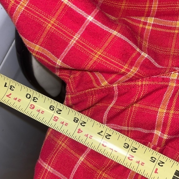 Harry Potter Gryffindor Long sleeve plaid shirt. Size (2X) - Picture 7 of 7